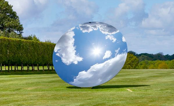 example metal polishing artwork - Anish Kapoor