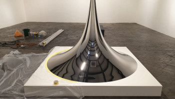 Anish Kapoor, Non Orbject, Spire, Kuala Lumpur, Malaysia, Cleaning sculpture. Photo HGMP Anish Kapoor, Non Orbject, Spire, Kuala Lumpur, Malaysia, Cleaning sculpture. Photo HGMP
