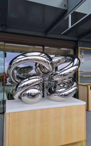 Richard Hudson - Harmony Sculpture, The Peninsula Hotel, London Photo HGMP Richard Hudson - Harmony Sculpture, The Peninsula Hotel, London Photo HGMP