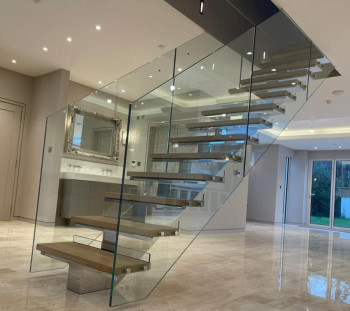 Mirror polished Staircase Photo By HGMP Mirror polished Staircase Photo By HGMP